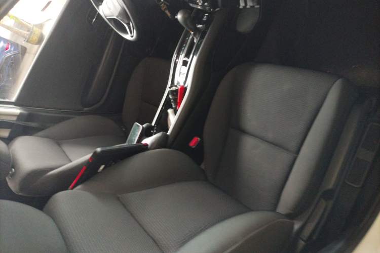 Used Honda Vezel 2020 1.5L CVT Elite Edition Right Front Seat