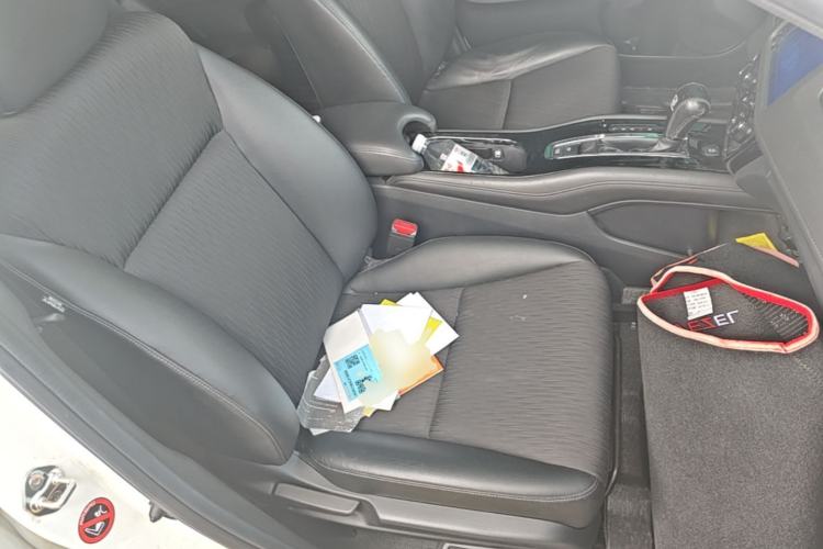 Used Honda Vezel 2020 1.5L CVT Luxury Edition Right Front Seat