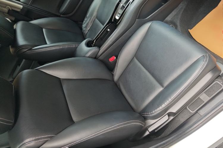 Used Honda Vezel 2020 1.5L CVT Elite Edition Right Front Seat