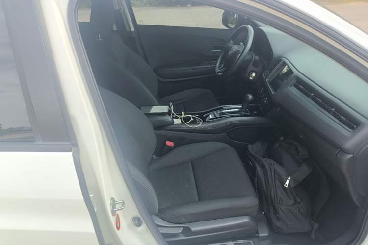 Used Honda Vezel 2020 1.5L CVT Elite Edition Right Front Seat