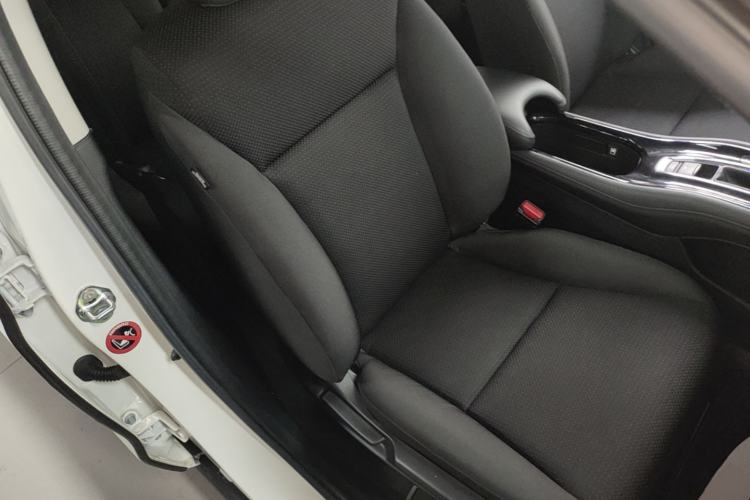 Used Honda Vezel 2020 1.5L CVT Elite Edition Right Front Seat