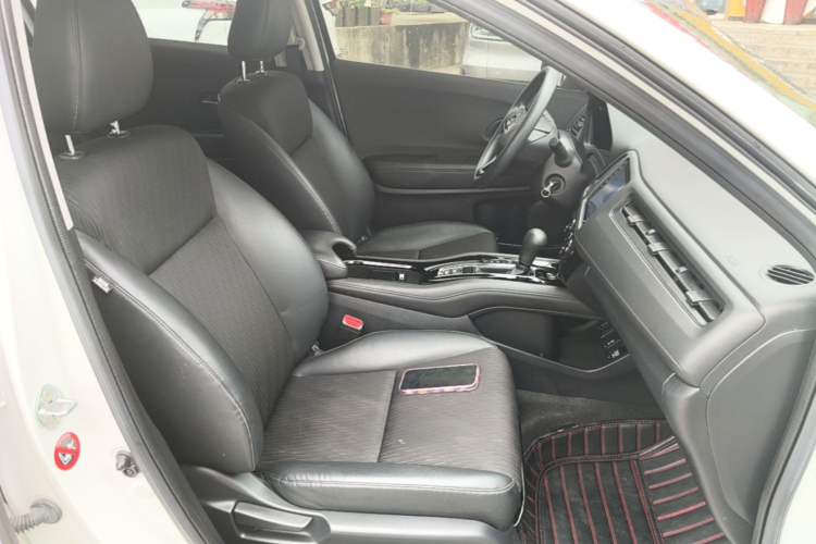 Used Honda Vezel 2020 1.5L CVT Pioneer Edition Right Front Seat