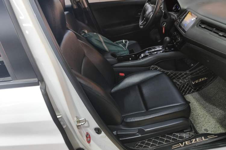 Used Honda Vezel 2020 1.5L CVT Elite Edition Right Front Seat