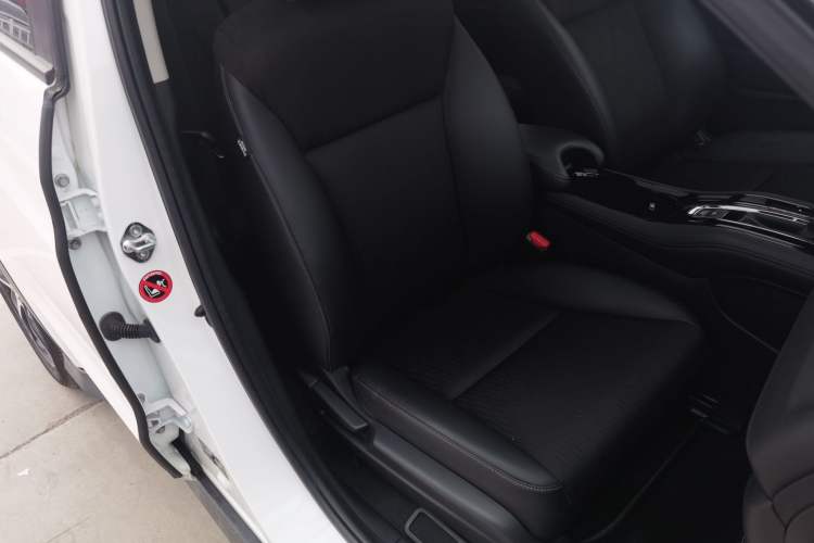 Used Honda Vezel 2020 1.5L CVT Pioneer Edition Right Front Seat