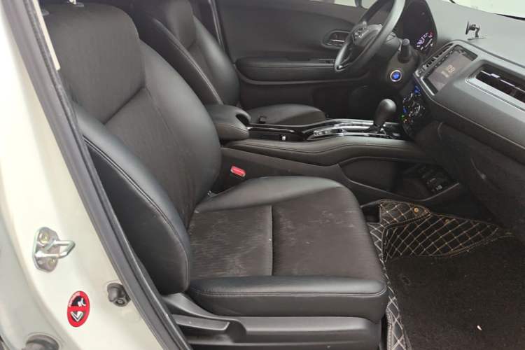 Used Honda Vezel 2020 1.5L CVT Pioneer Edition Right Front Seat