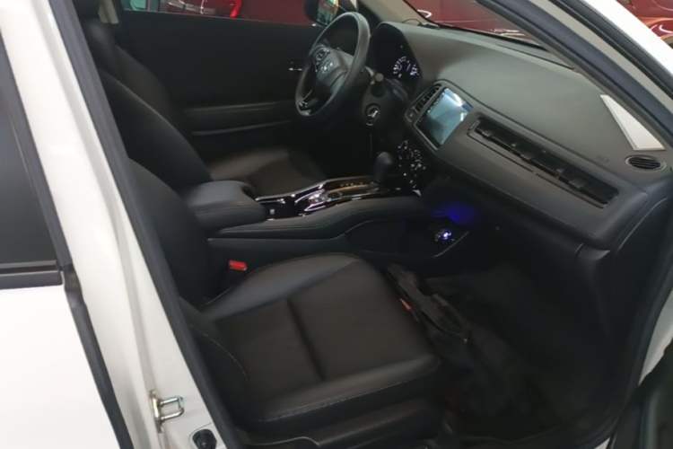Used Honda Vezel 2020 1.5L CVT Pioneer Edition Right Front Seat