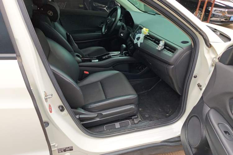 Used Honda Vezel 2020 1.5L CVT Pioneer Edition Right Front Seat