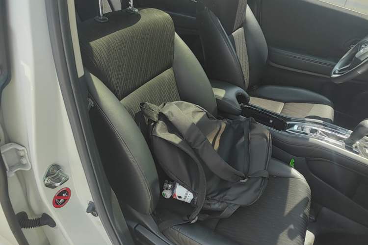 Used Honda Vezel 2020 1.5L CVT Pioneer Edition Right Front Seat