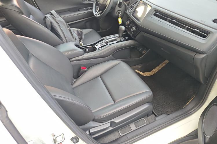 Used Honda Vezel 2020 1.5L CVT Pioneer Edition Right Front Seat