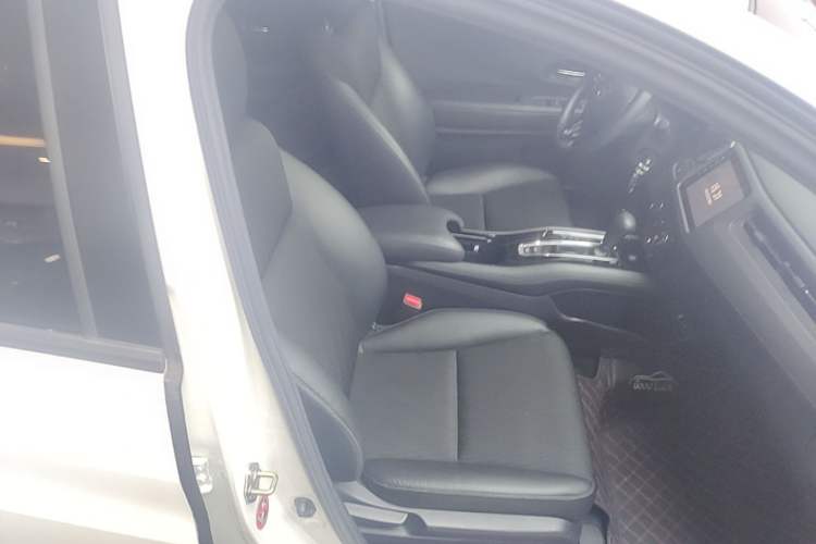 Used Honda Vezel 2020 1.5L CVT Pioneer Edition Right Front Seat