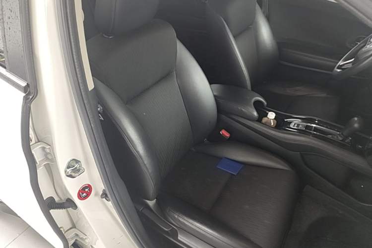 Used Honda Vezel 2020 1.5L CVT Pioneer Edition Right Front Seat