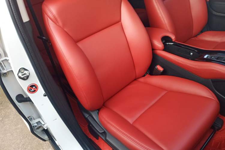 Used Honda Vezel 2020 1.5L CVT Pioneer Edition Right Front Seat