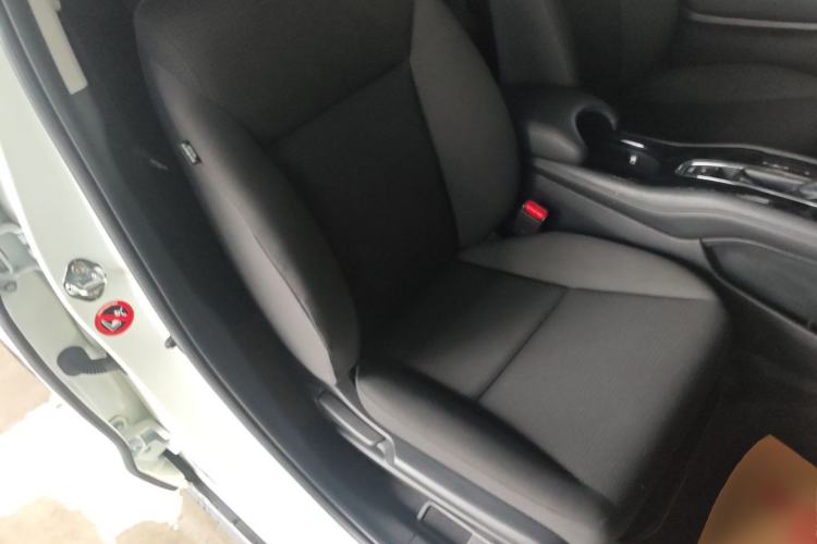 Used Honda Vezel 2020 1.5L CVT Elite Edition Right Front Seat