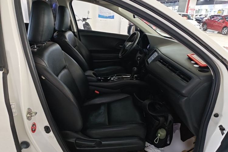 Used Honda Vezel 2020 1.5L CVT Elite Edition Right Front Seat