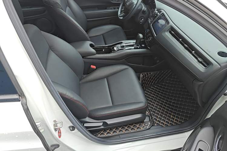 Used Honda Vezel 2020 1.5L CVT Pioneer Edition Right Front Seat