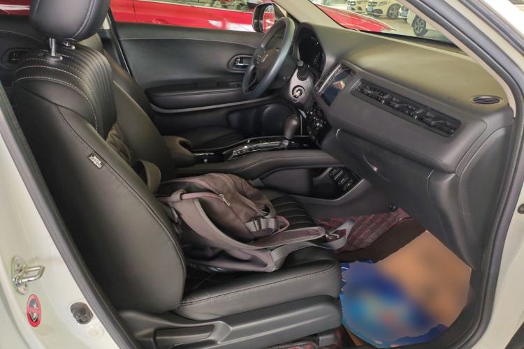 Used Honda Vezel 2020 1.5L CVT Pioneer Edition Right Front Seat