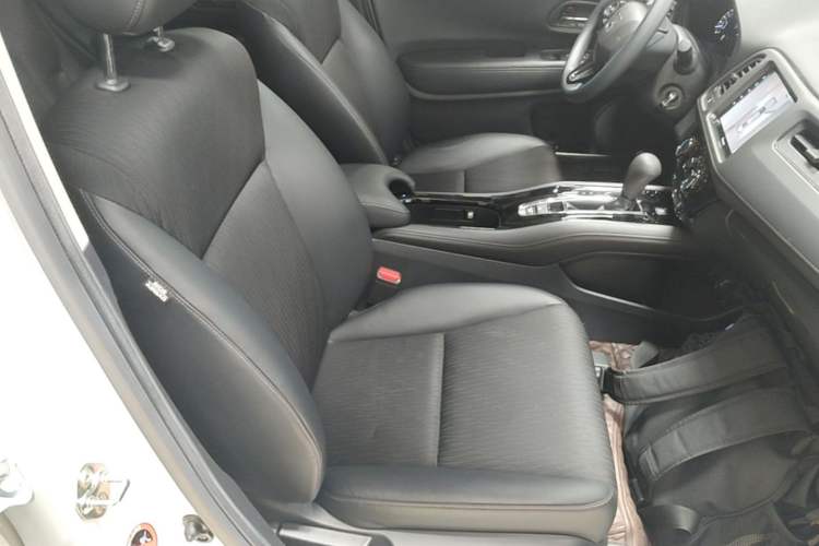 Used Honda Vezel 2020 1.5L CVT Pioneer Edition Right Front Seat
