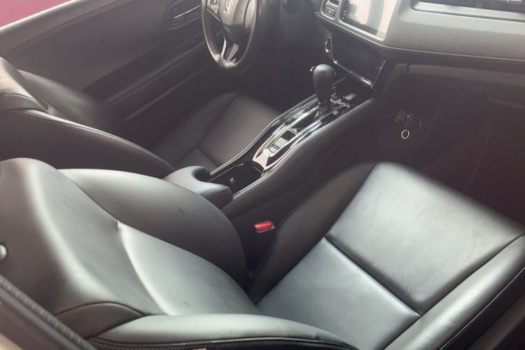 Used Honda Vezel 2020 220 TURBO CVT Luxury Edition Right Front Seat