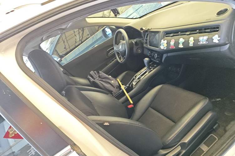 Used Honda Vezel 2020 1.5L CVT Pioneer Edition Right Front Seat