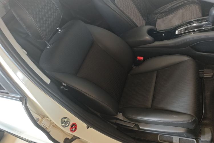 Used Honda Vezel 2020 1.5L CVT Pioneer Edition Right Front Seat