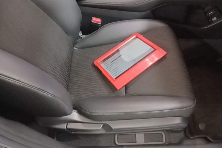Used Honda Vezel 2020 1.5L CVT Pioneer Edition Right Front Seat