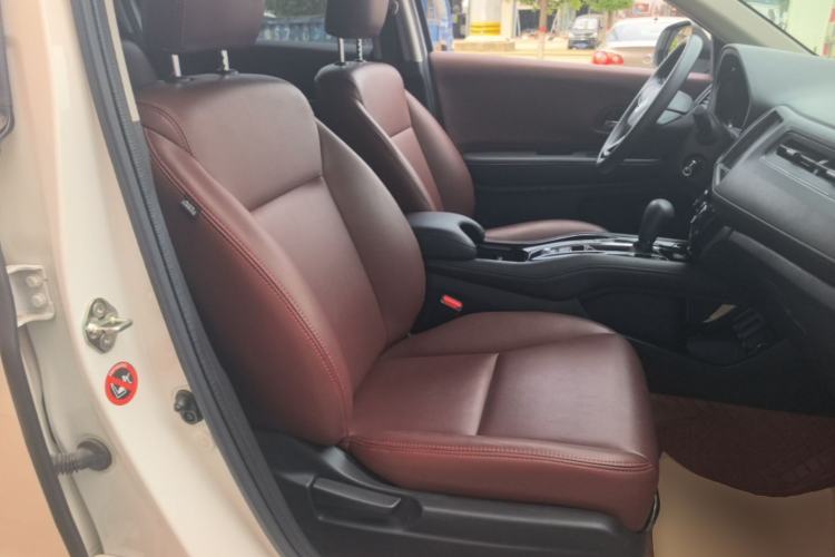 Used Honda Vezel 2020 1.5L CVT Elite Edition Right Front Seat