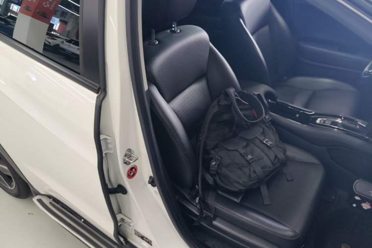 Used Honda Vezel 2020 1.5L CVT Pioneer Edition Right Front Seat