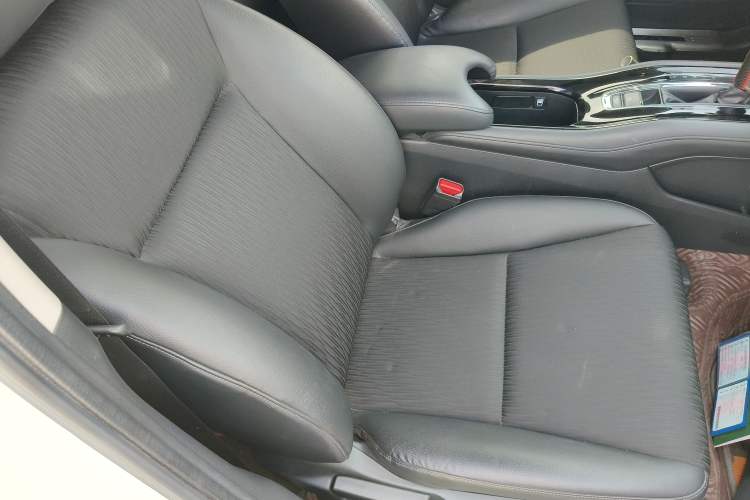 Used Honda Vezel 2020 1.5L CVT Pioneer Edition Right Front Seat