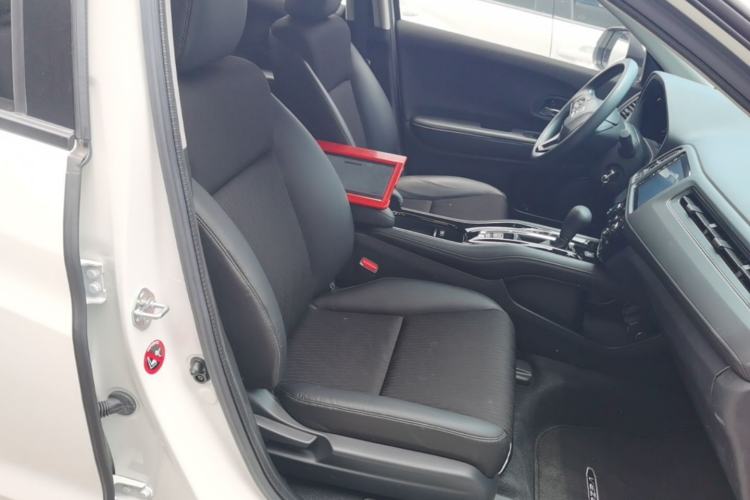 Used Honda Vezel 2020 1.5L CVT Pioneer Edition Right Front Seat