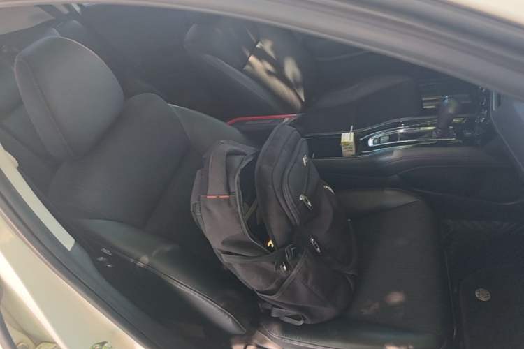 Used Honda Vezel 2020 1.5L CVT Luxury Edition Right Front Seat