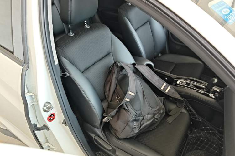 Used Honda Vezel 2020 1.5L CVT Pioneer Edition Right Front Seat