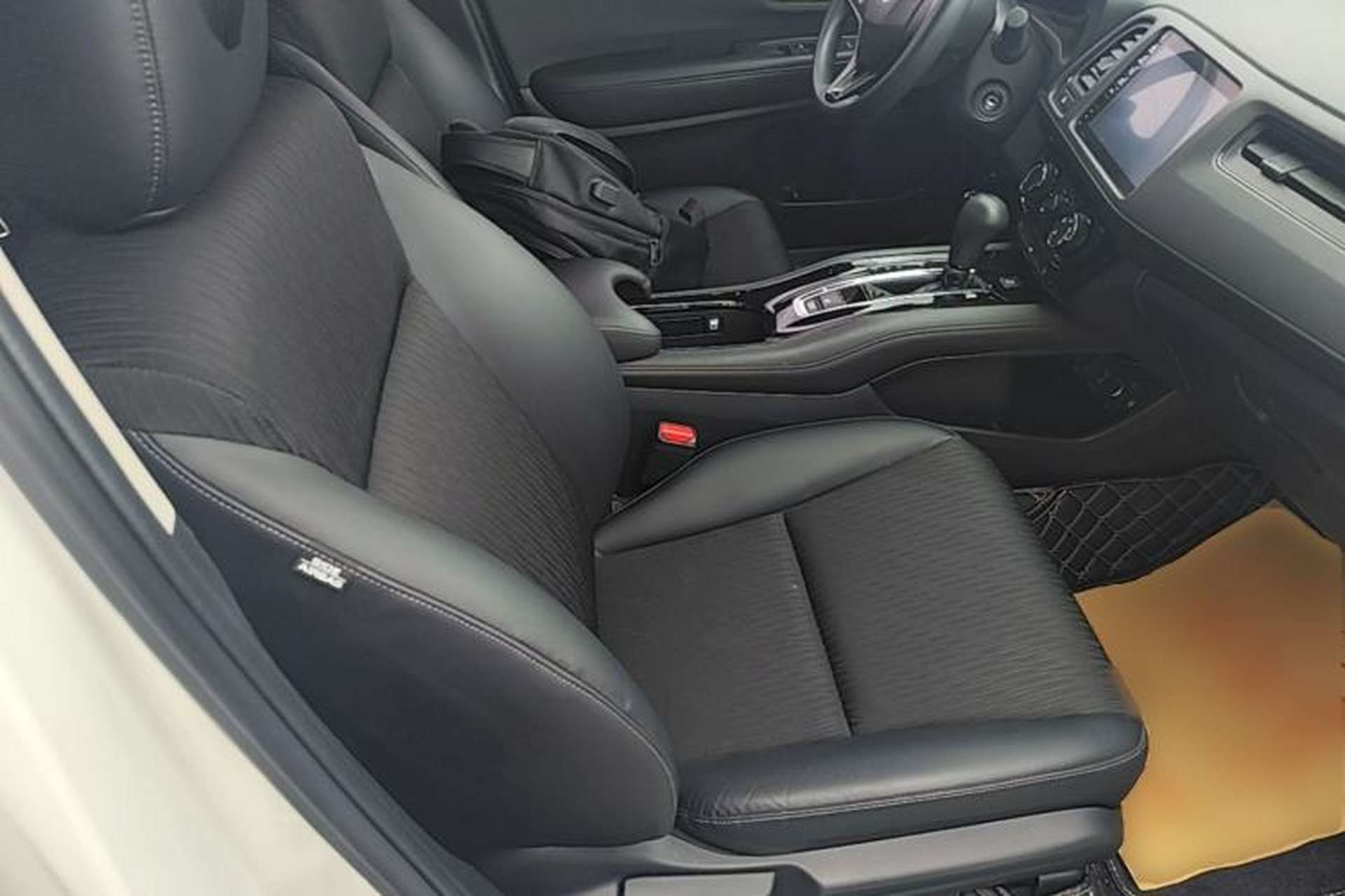 Used Honda Vezel 2020 1.5L CVT Pioneer Edition Right Front Seat