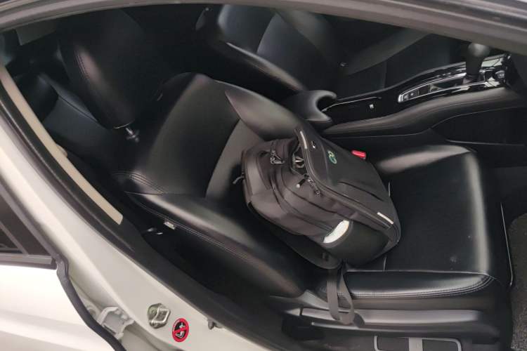 Used Honda Vezel 2020 1.5L CVT Elite Edition Right Front Seat