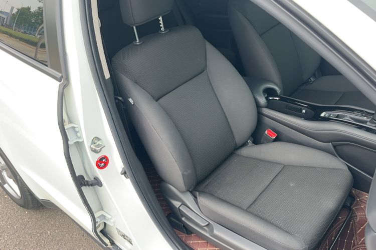 Used Honda Vezel 2020 1.5L CVT Elite Edition Right Front Seat