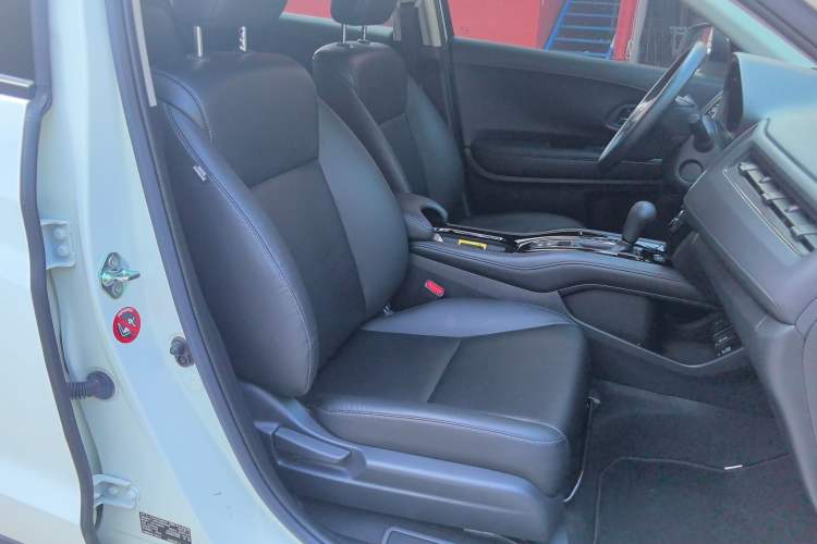 Used Honda Vezel 2020 1.5L CVT Pioneer Edition Right Front Seat
