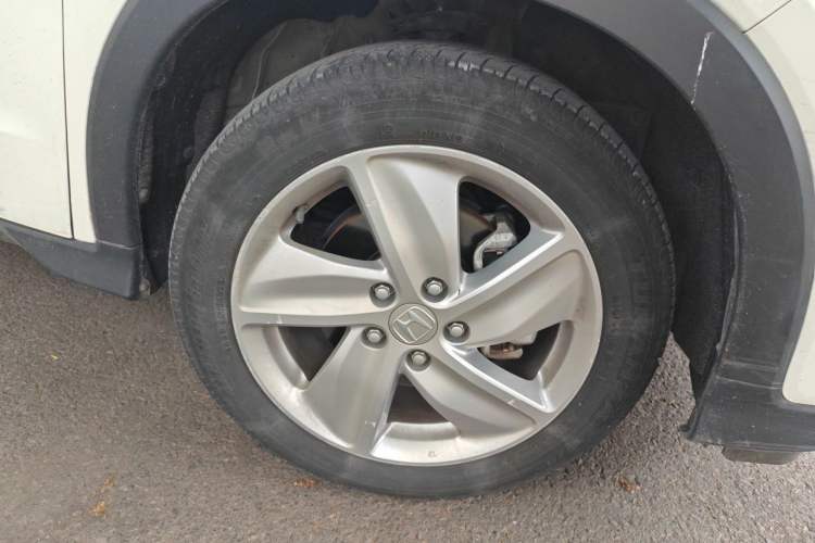 Used Honda Vezel 2020 220 TURBO CVT Elite Edition Right Front Wheel Hub