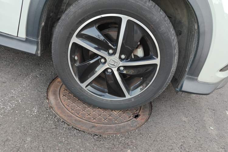 Used Honda Vezel 2020 1.5L CVT Pioneer Edition Right Front Wheel Hub