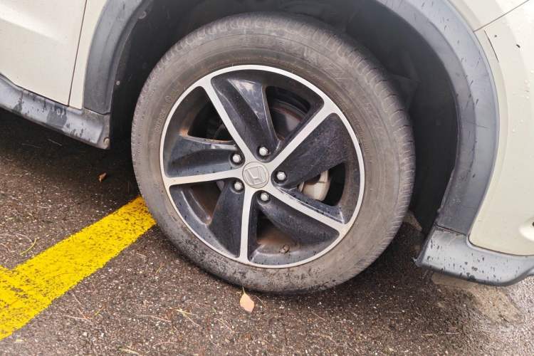 Used Honda Vezel 2020 1.5L CVT Luxury Edition Right Front Wheel Hub