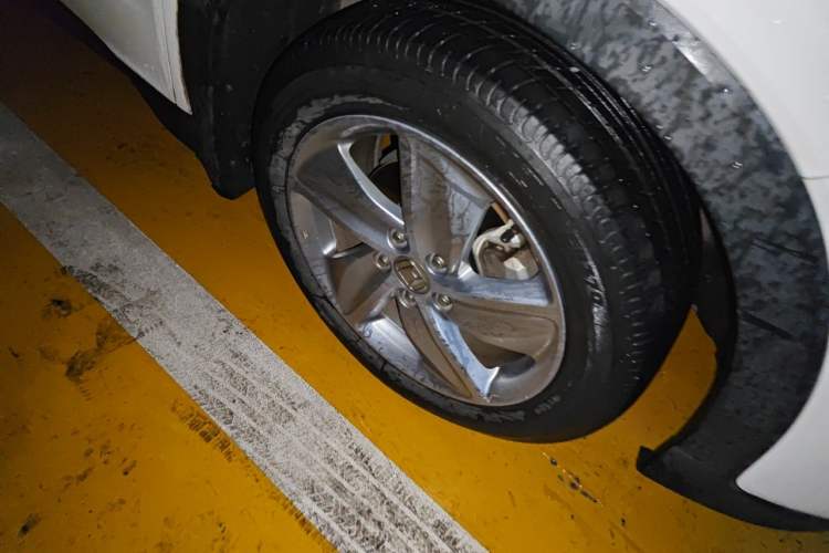 Used Honda Vezel 2020 220 TURBO CVT Elite Edition Right Front Wheel Hub