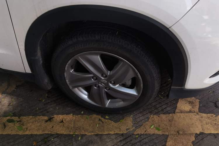 Used Honda Vezel 2020 220 TURBO CVT Elite Edition Right Front Wheel Hub