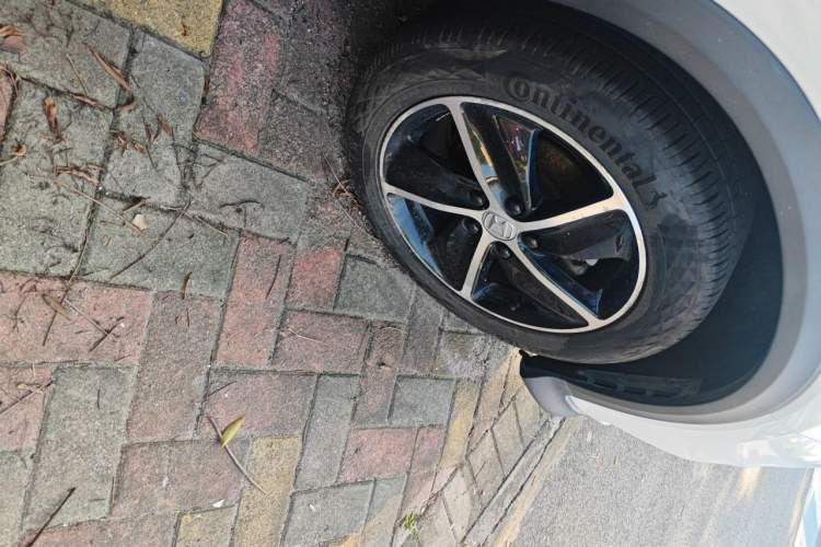Used Honda Vezel 2020 1.5L CVT Luxury Edition Right Front Wheel Hub