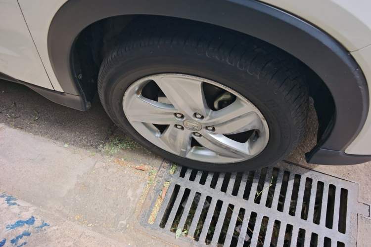 Used Honda Vezel 2020 1.5L CVT Elite Edition Right Front Wheel Hub