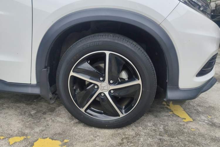 Used Honda Vezel 2020 1.5L CVT Luxury Edition Right Front Wheel Hub