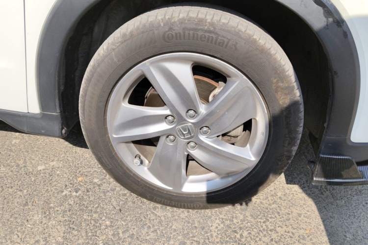 Used Honda Vezel 2020 220 TURBO CVT Elite Edition Right Front Wheel Hub