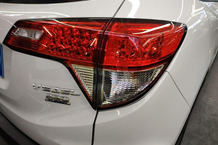 Used Honda Vezel 2020 220 TURBO CVT Elite Edition Right Rear Taillight