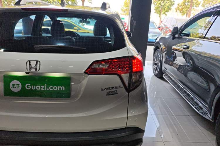 Used Honda Vezel 2020 220 TURBO CVT Elite Edition Right Rear Taillight