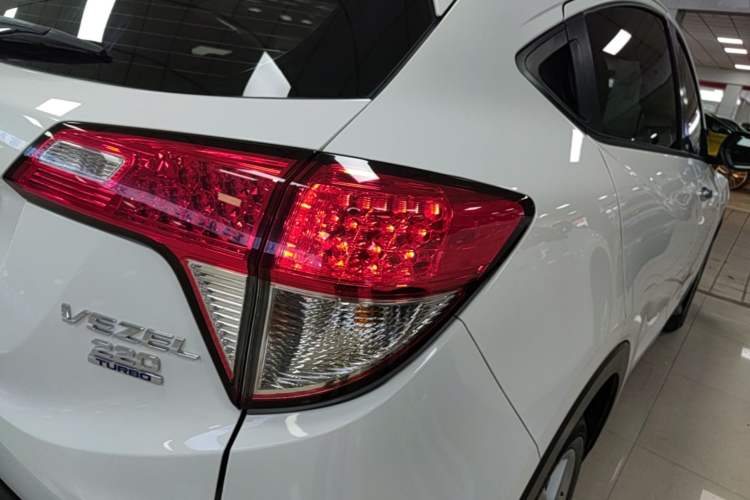 Used Honda Vezel 2020 220 TURBO CVT Elite Edition Right Rear Taillight