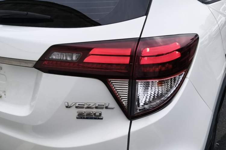 Used Honda Vezel 2020 220 TURBO CVT Luxury Edition Right Rear Taillight