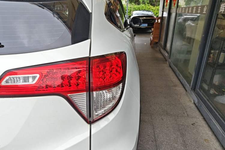 Used Honda Vezel 2020 1.5L CVT Pioneer Edition Right Rear Taillight