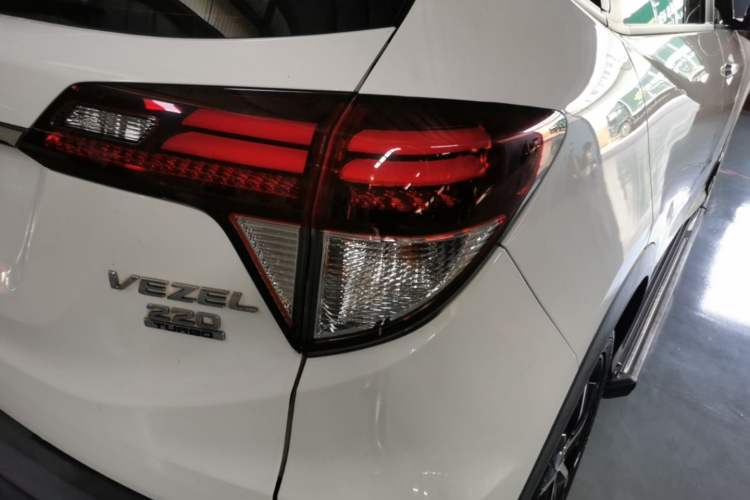 Used Honda Vezel 2020 220 TURBO CVT Luxury Edition Right Rear Taillight
